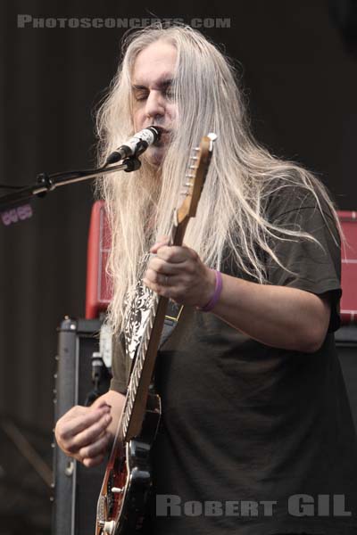 DINOSAUR JR - 2007-08-24 - SAINT CLOUD - Domaine National - Scene de la Cascade - Jay Mascis